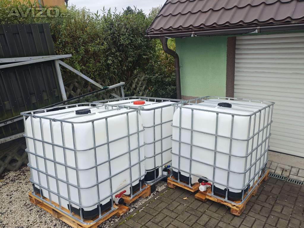 Foto inzerátu IBC nádrž na vodu 1000 L