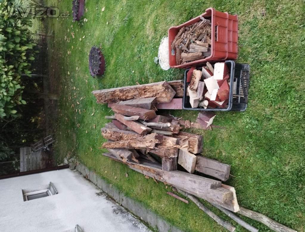 Foto inzerátu Daruji dřevo