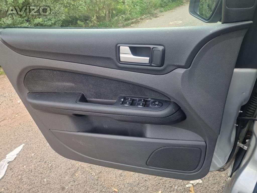 Foto inzerátu Ford Focus 1.6 benzín