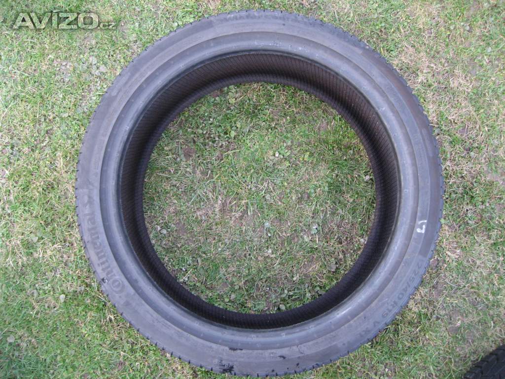 Foto inzerátu PRODÁM ZIMNÍ PNEU 225/40R19 CONTINENTAL TS860S 93V 2x