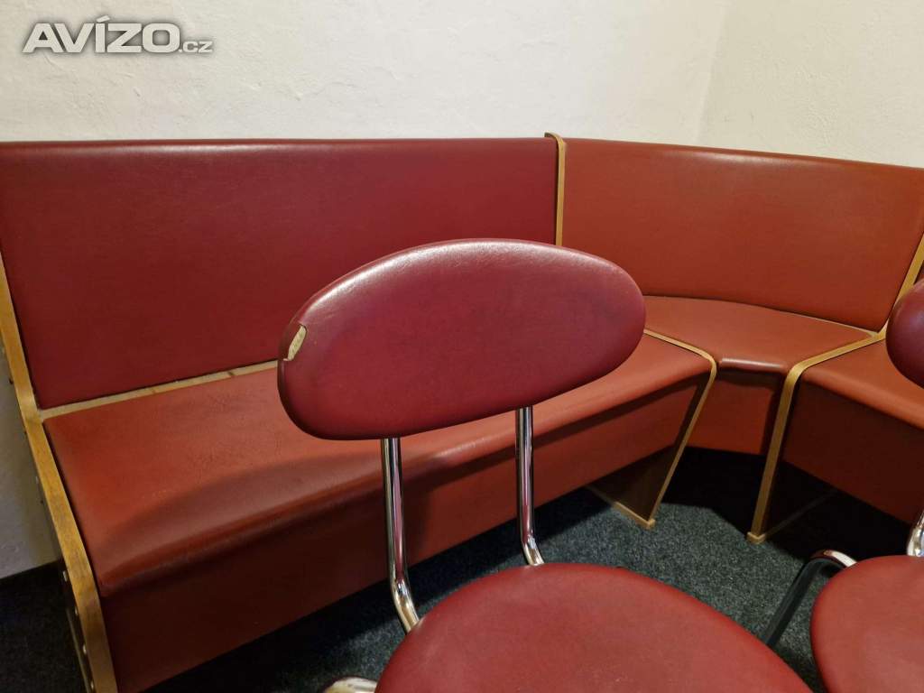 Foto inzerátu Kuchyňská rohová lavice, židle, stůl 