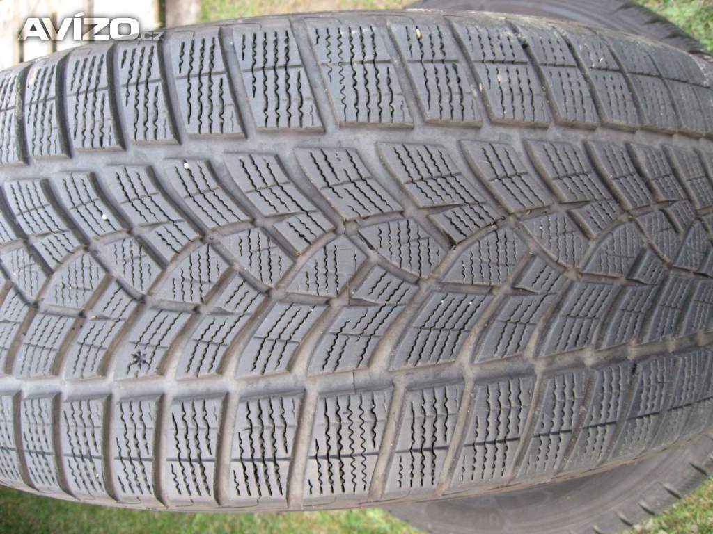 Foto inzerátu PRODÁM ZIMNÍ PNEU 275/50R20 GOODYEAR UG.P.+ 113V 2x