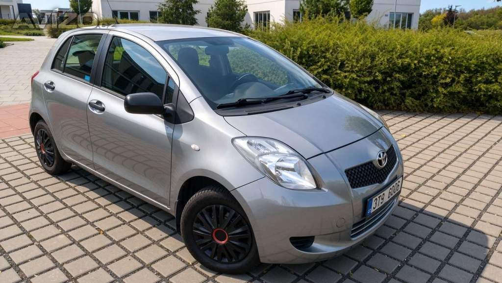 Prodám Toyota Yaris 1.0 51Kw benzín, r.2006, nová v ČR.