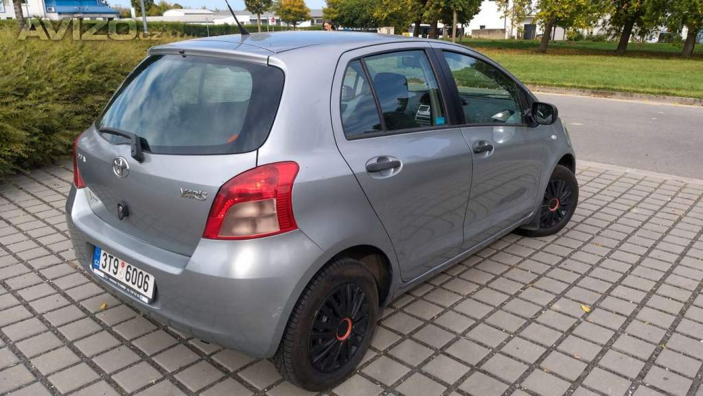 Foto inzerátu Prodám Toyota Yaris 1.0 51Kw benzín, r.2006, nová v ČR.