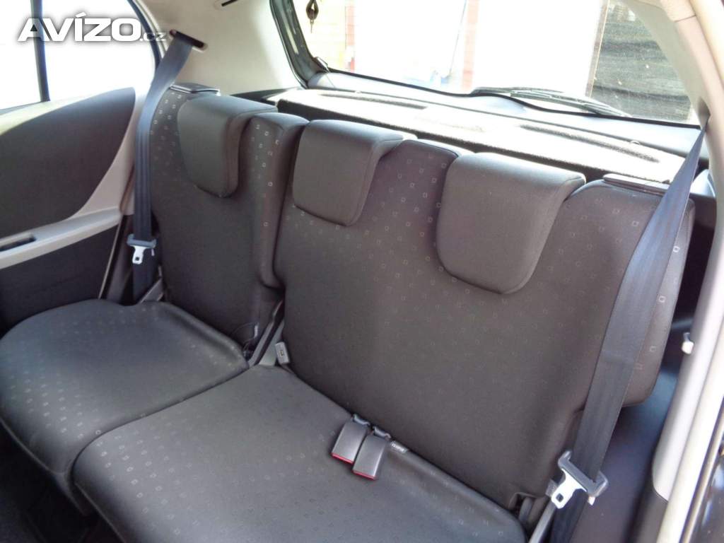 Foto inzerátu Prodám Toyota Yaris 1.0 51Kw benzín, r.2006, nová v ČR.