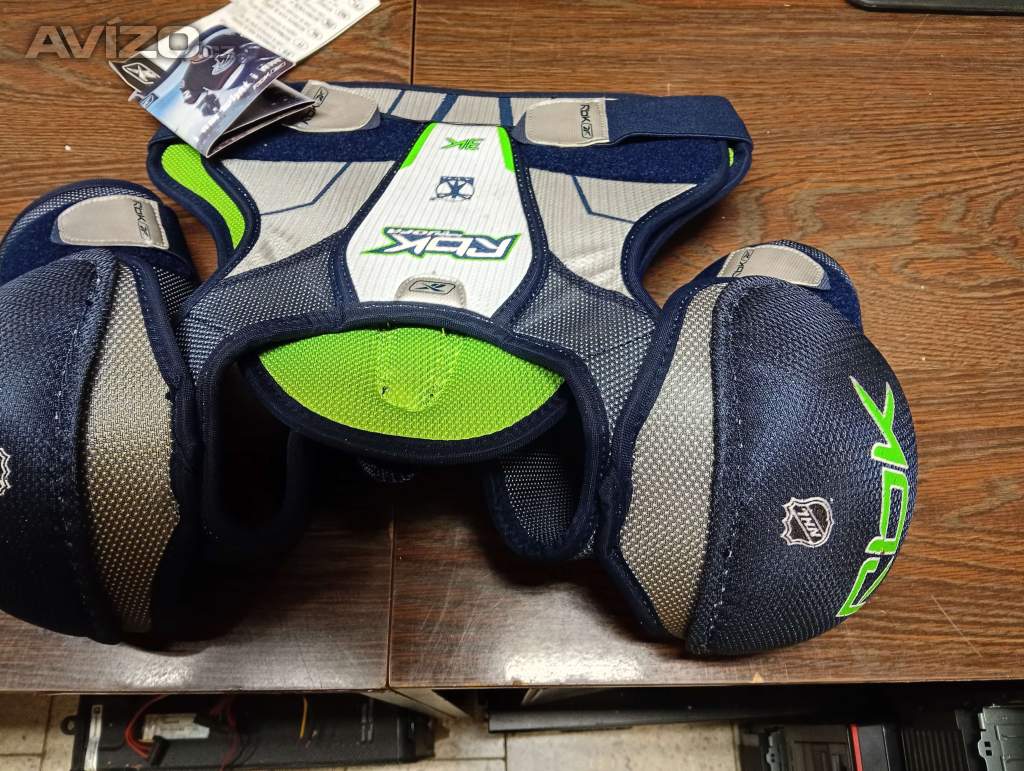 Foto inzerátu Reebok NHL - hokejový chránič ramen