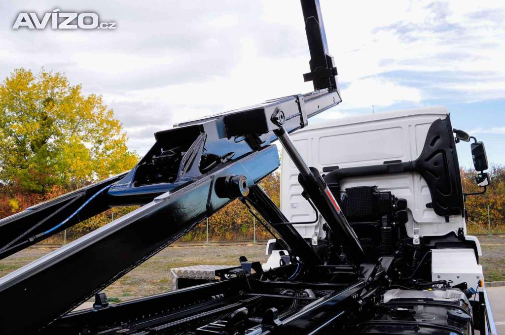 Foto inzerátu MAN TGM 18.250 - NOVÝ HÁKOVÝ NOSIČ KONTEJNERŮ CHARVÁT EU6
