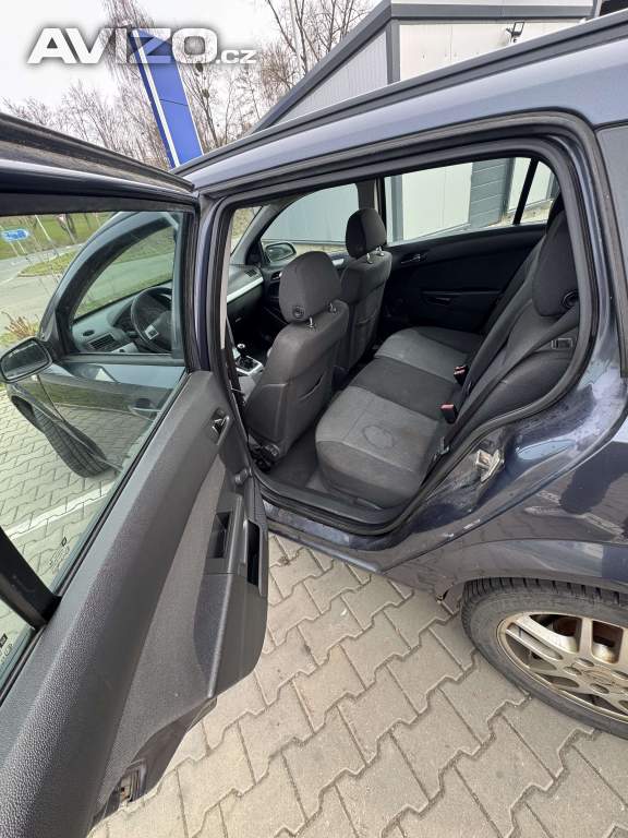 Foto inzerátu Opel Astra H 1.7 CDTI NOVÁ STK