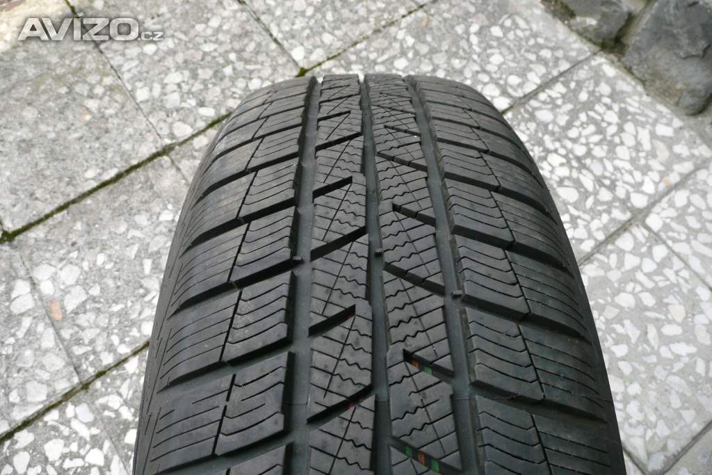 Dvě zimní pneu Barum 215/65 R16
