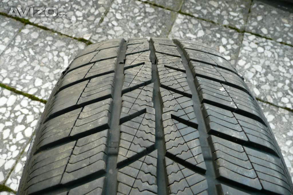 Foto inzerátu Sada zimních pneu Barum 215/55 R17
