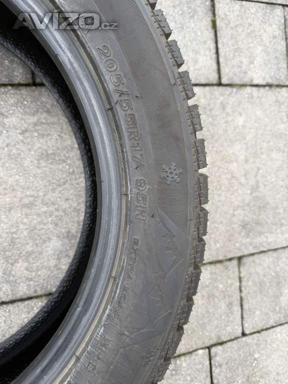 Foto inzerátu Prodám sadu 4 zimních pneumatik 205/55 R17