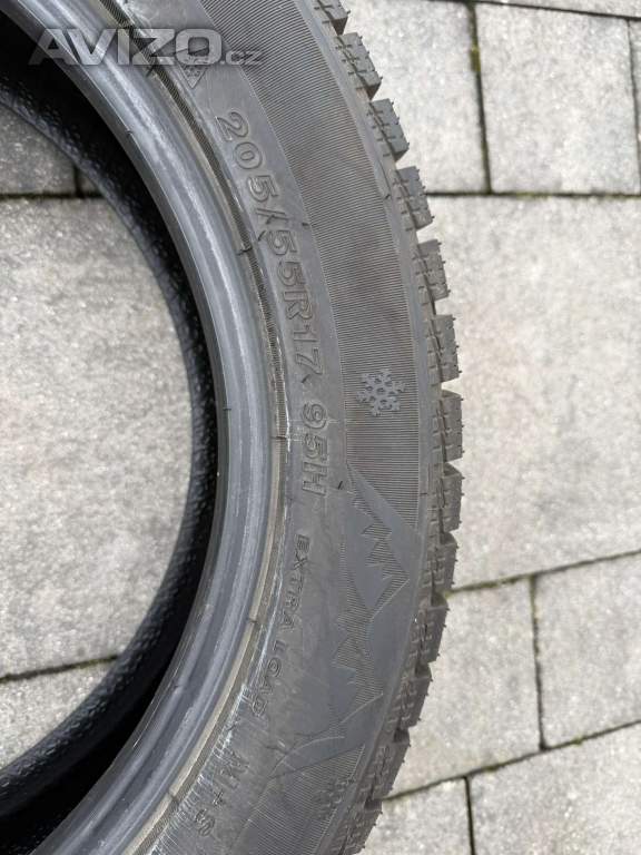 Foto inzerátu Prodám sadu 4 zimních pneumatik 205/55 R17