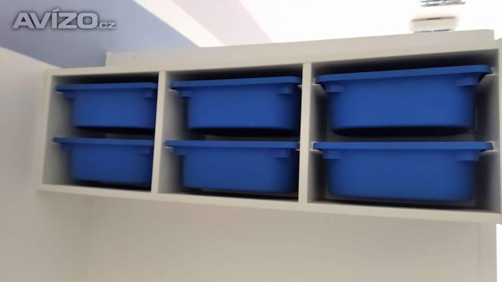 Foto inzerátu nábytek police s platovými boxy
