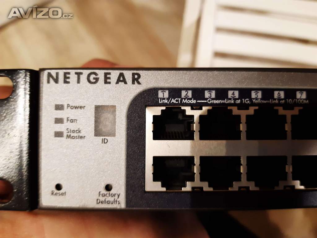 Řiditelný 48portový gigabitový switch NETGEAR ProSAFE GS752TS