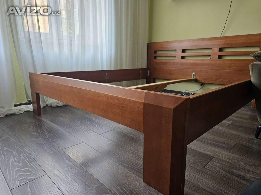 Prodám kvalitní manželskou postel 180x200cm MASIV DUB