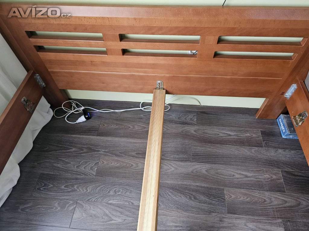 Foto inzerátu Prodám kvalitní manželskou postel 180x200cm MASIV DUB