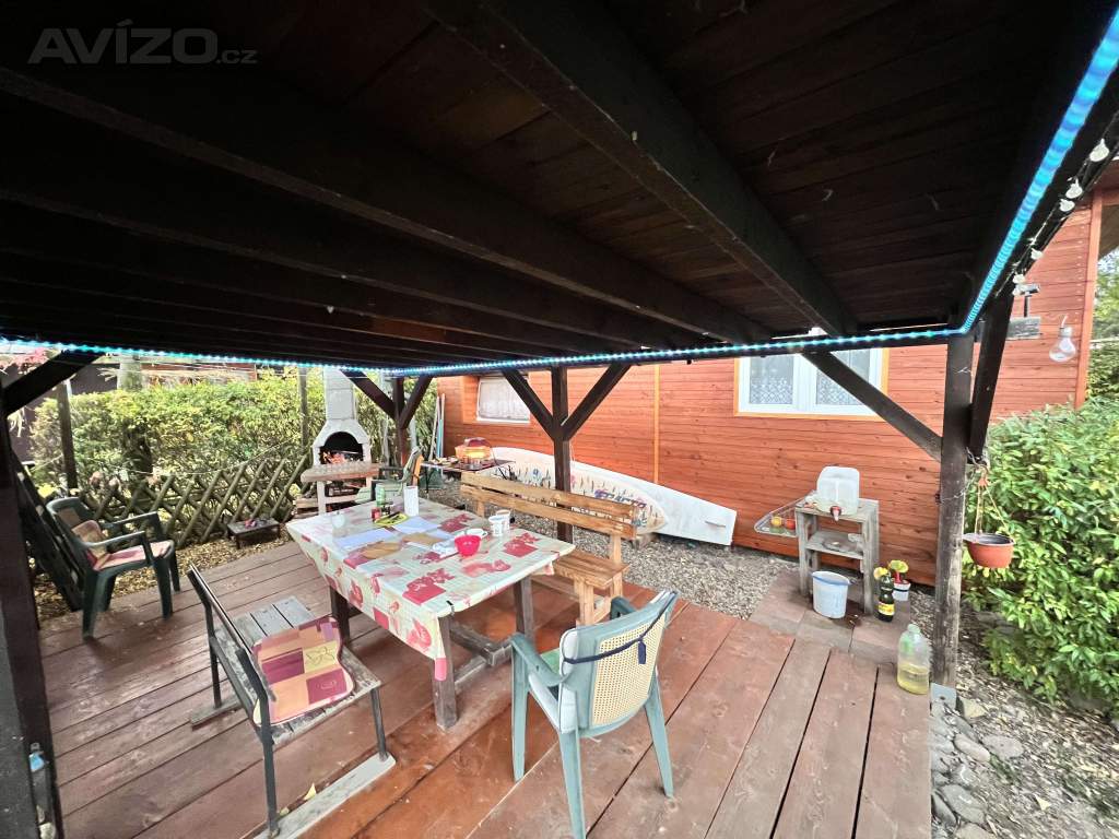 Foto inzerátu Chata s karavanem