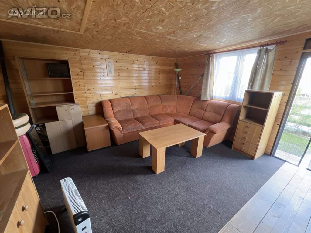Foto inzerátu Chata s karavanem