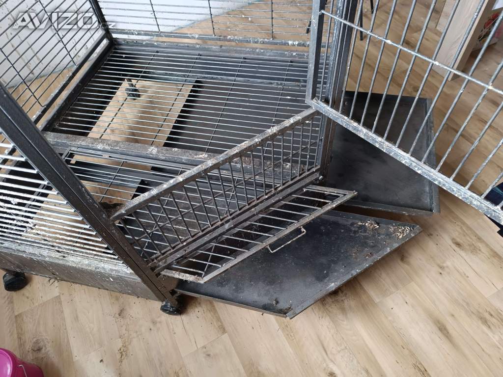 Foto inzerátu Rohová Klec pro velkého papouška 