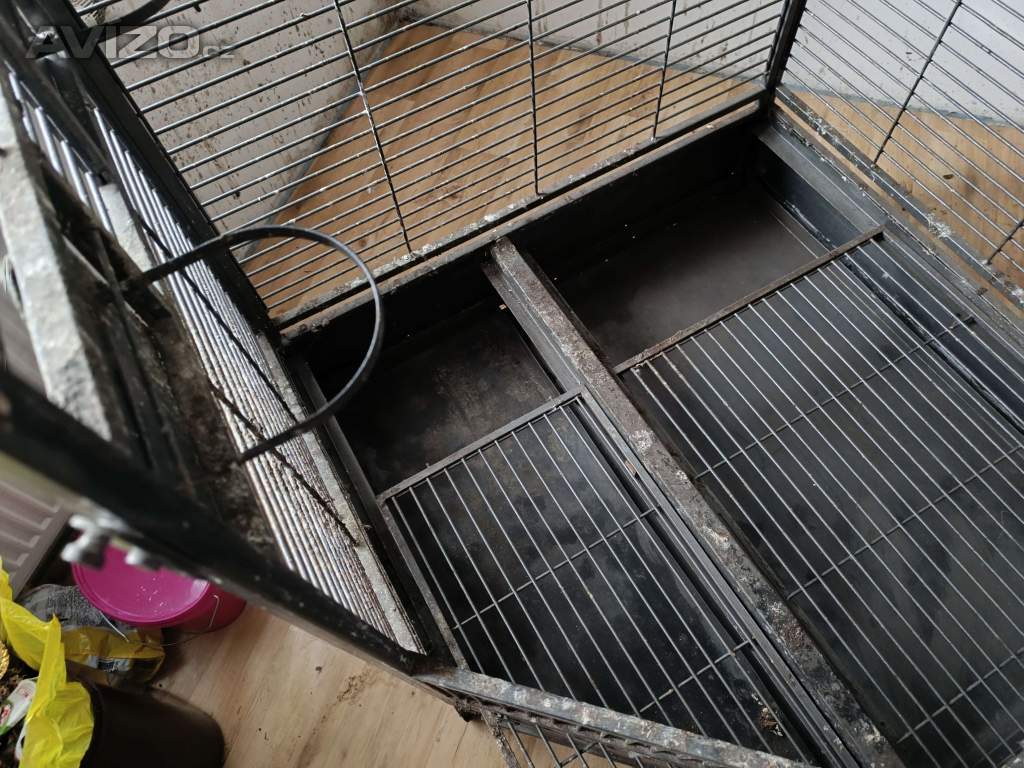 Foto inzerátu Rohová Klec pro velkého papouška 