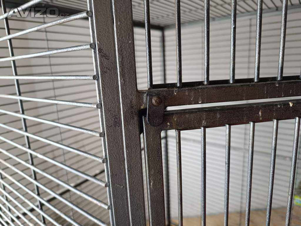 Foto inzerátu Rohová Klec pro velkého papouška 