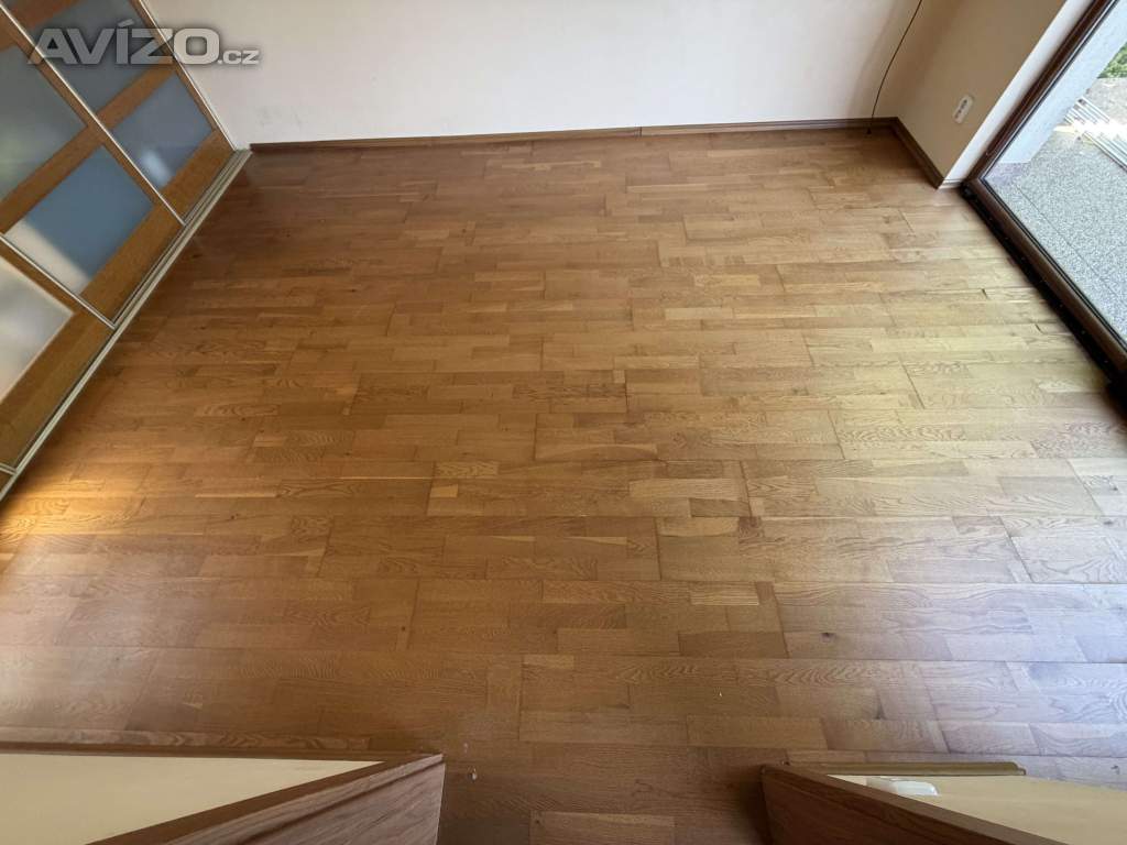 Dřevěná podlaha