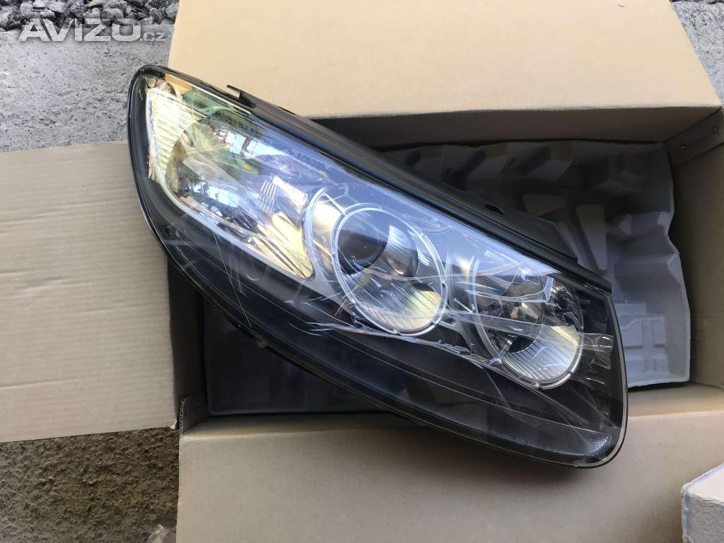 Pravý přední světlomet 921022B021 Hyundai Santa Fe