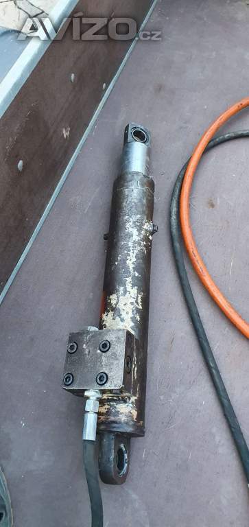 Foto inzerátu Hydraulická pumpa s ventilem a jednočinnou pístnicí