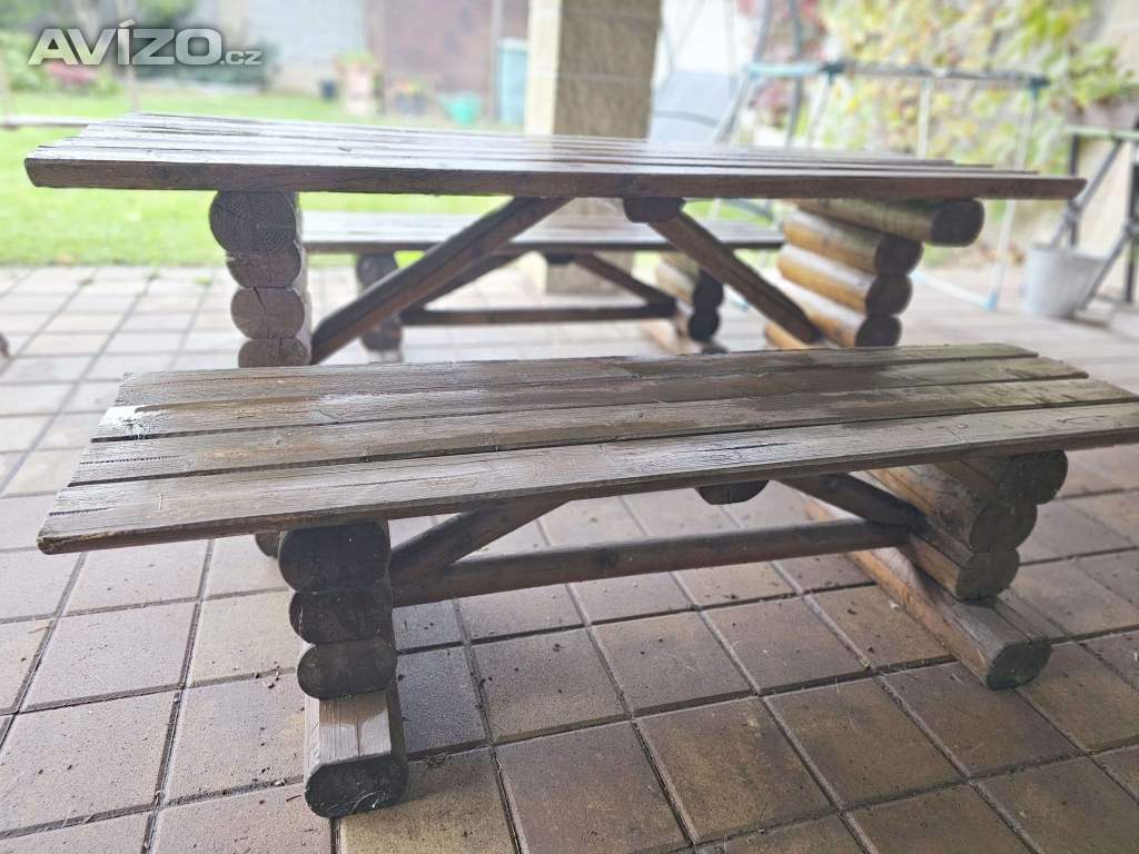 Foto inzerátu Prodám 2 lavice a stůl z masívu - zahradní sada