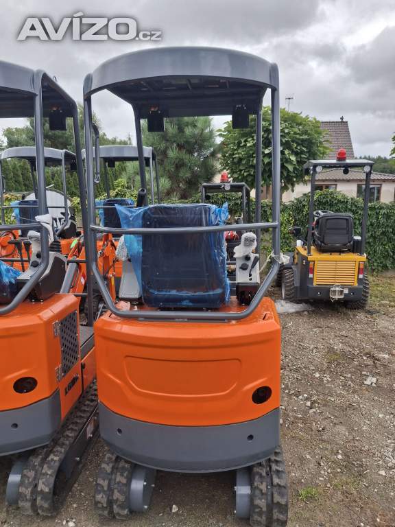 Foto inzerátu Minirypadlo Kubota LGCM LG12A s drapákem + 3 lžíce