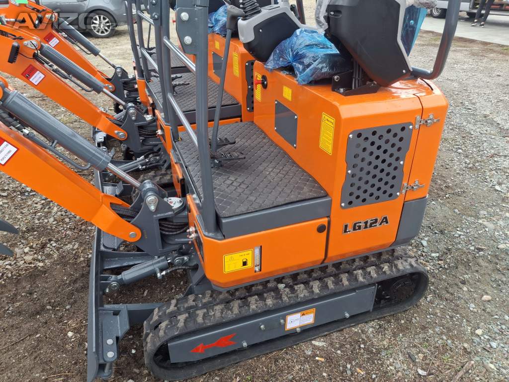 Foto inzerátu Minirypadlo Kubota LGCM LG12A s drapákem + 3 lžíce