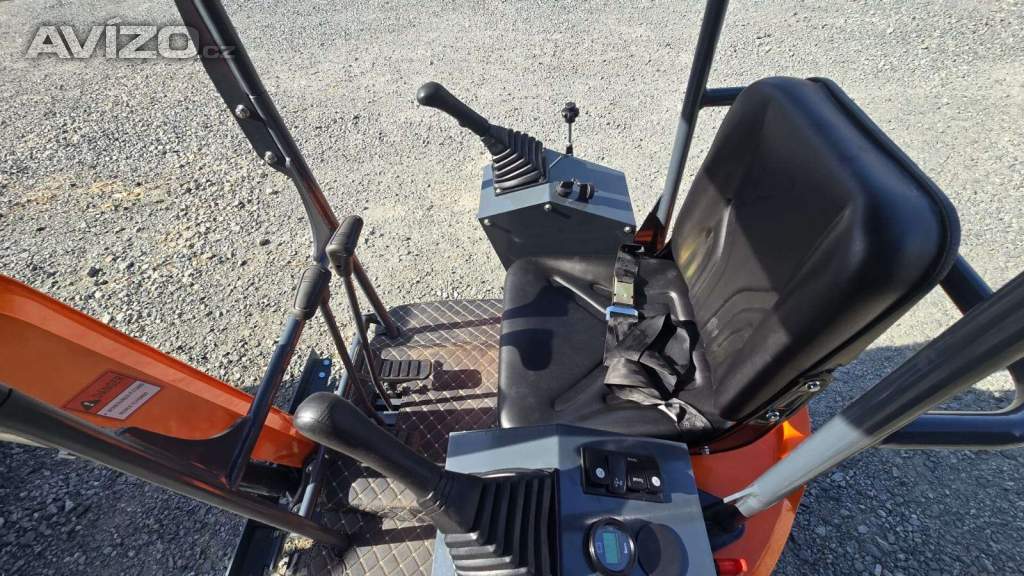 Foto inzerátu Minibagr LGCM LG10 1T s drapákem + 3 lžíce 
