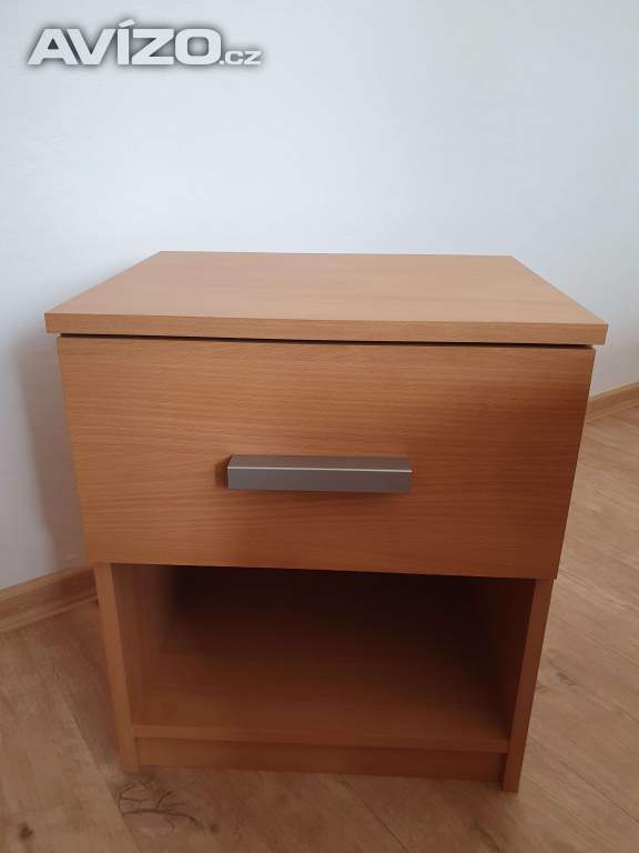 Foto inzerátu Šatní skříň+noční stolek