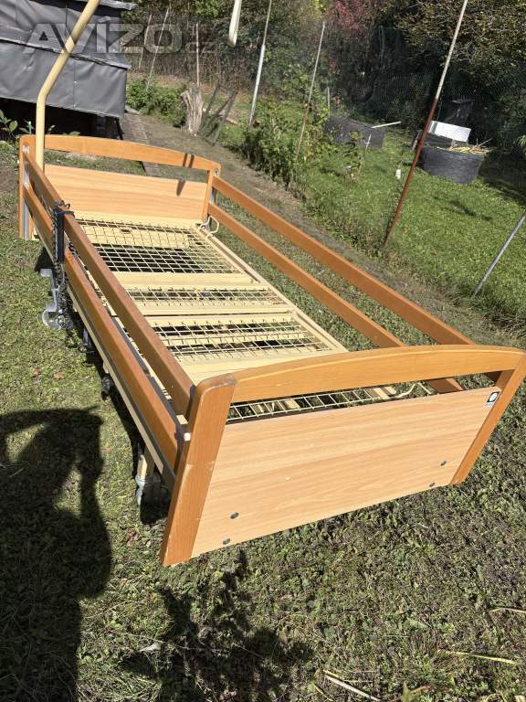 Foto inzerátu Elektrická polohovací postel (invalidní)