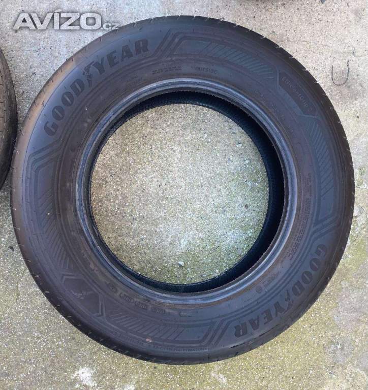 Pneu Goodyear Efficient Grip2 SUV 215/65 R16 4ks