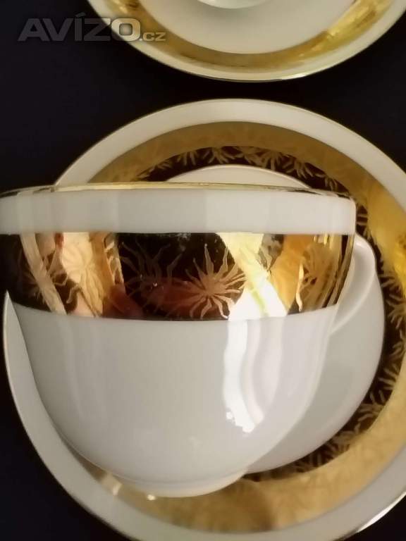 Foto inzerátu Šálky ze zlatým lemováním 