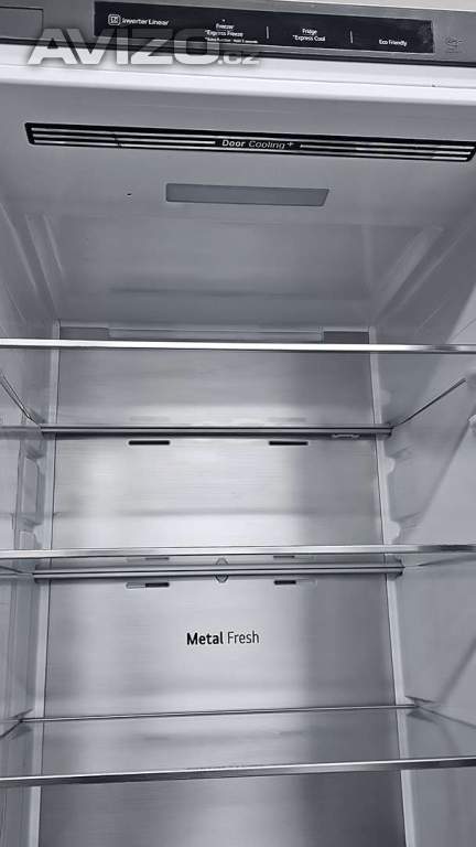 Foto inzerátu Lednice s mrazákem LG - NO FROST