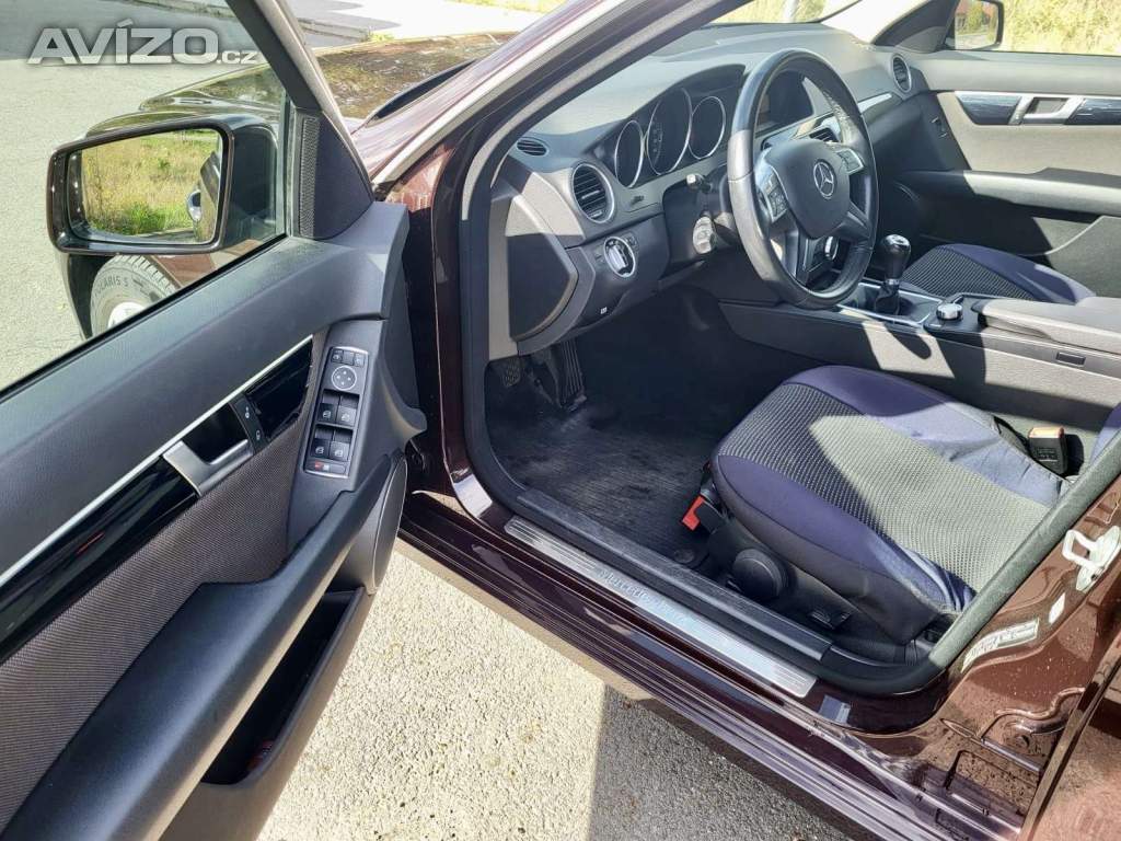 Foto inzerátu Mercedes-Benz C180 CDI r.2012 TOP STAV