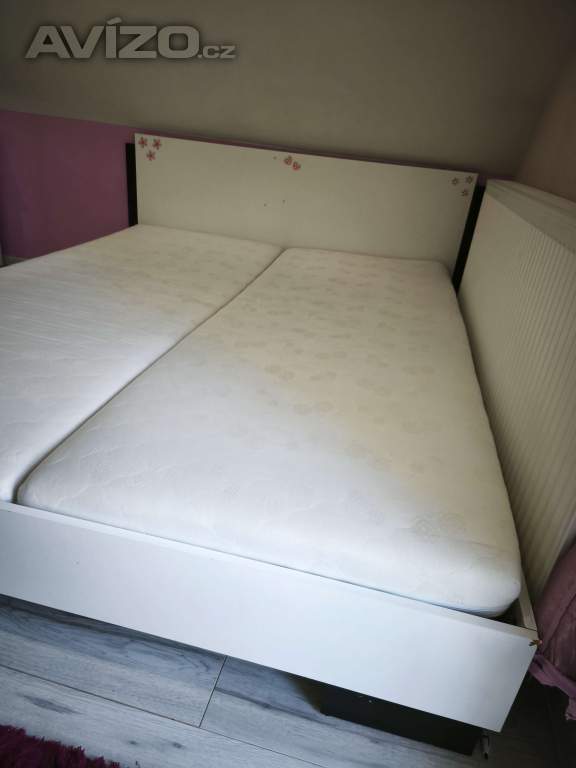 Postel 160x200 s matrací a roštem