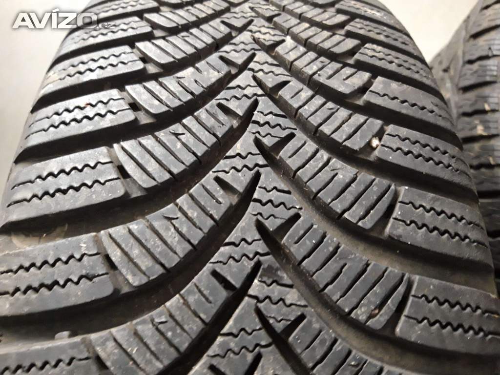2ks pěkných zimních pneu 185/60 R14 Hankook