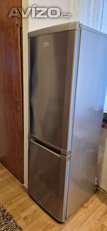 Kombinovaná úzká lednice Beko CSA29023 silver