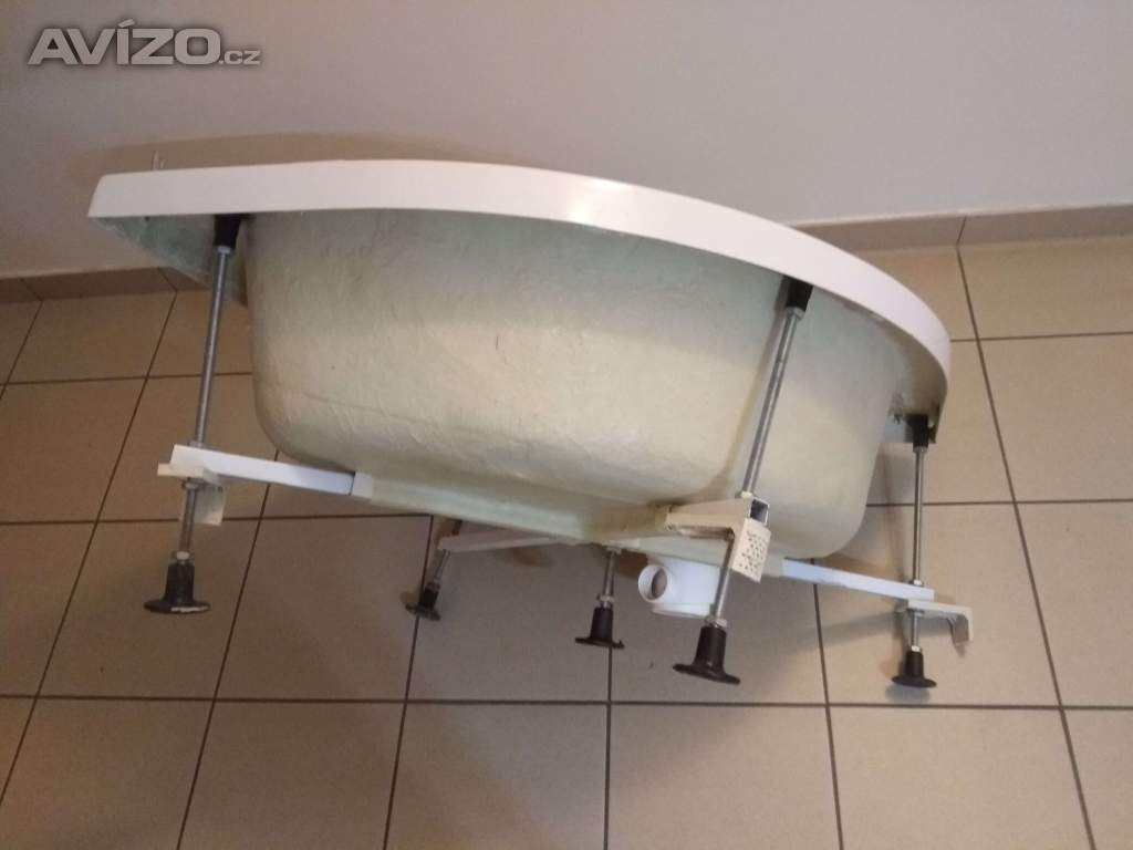 Foto inzerátu Sprchová vanička pro sprchový kout s nožičkami