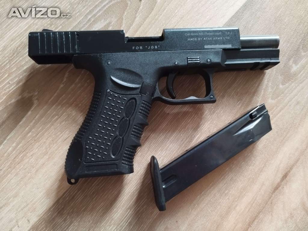 Foto inzerátu Flobert revolver GLOCK 17 cal. 6mm