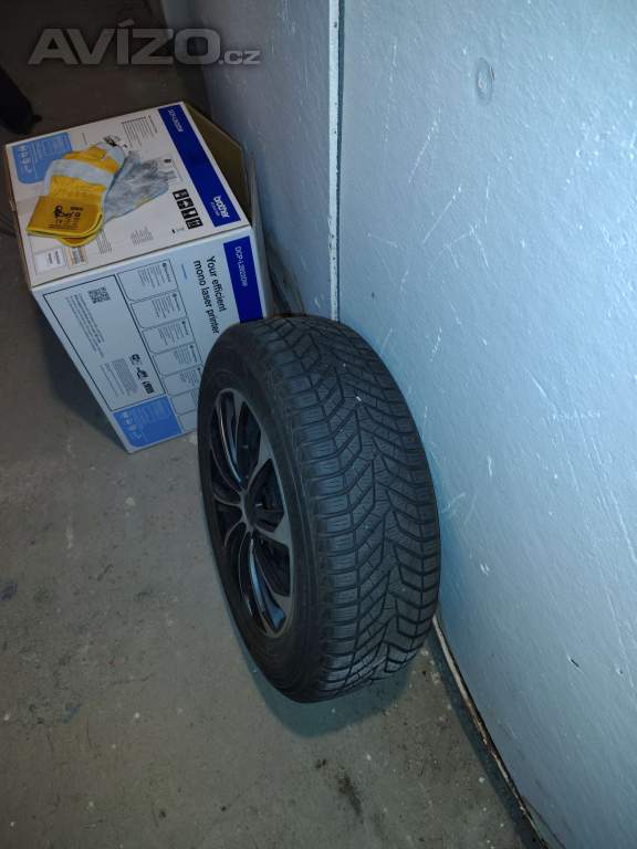 Kompletní zimní sada Suzuki S-Cross / Vitara 215/60 R16 – originál TPMS + poklice