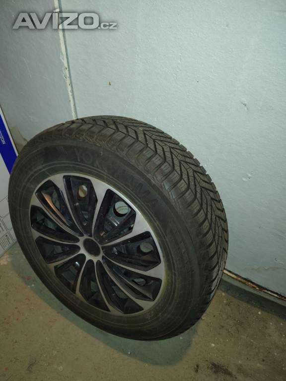 Foto inzerátu Kompletní zimní sada Suzuki S-Cross / Vitara 215/60 R16 – originál TPMS + poklice