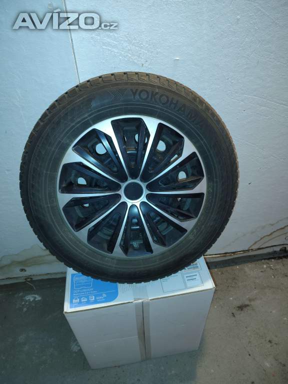 Foto inzerátu Kompletní zimní sada Suzuki S-Cross / Vitara 215/60 R16 – originál TPMS + poklice