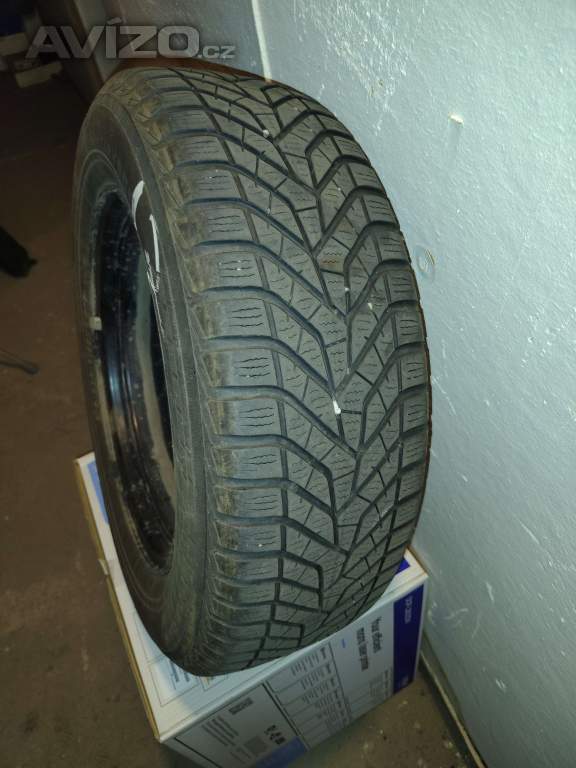 Foto inzerátu Kompletní zimní sada Suzuki S-Cross / Vitara 215/60 R16 – originál TPMS + poklice