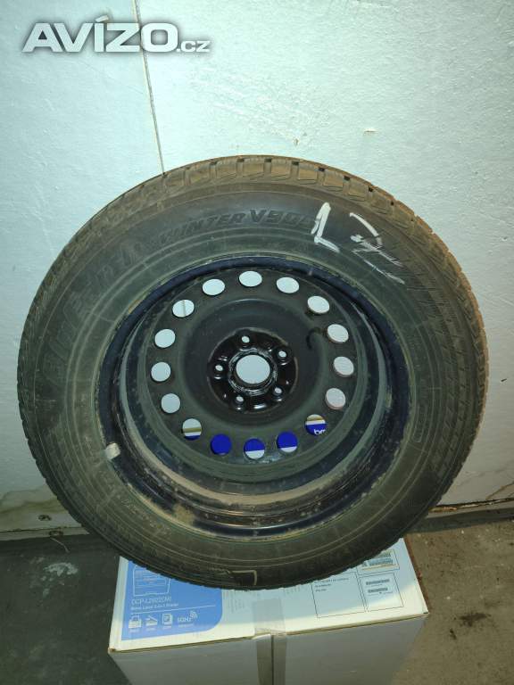 Foto inzerátu Kompletní zimní sada Suzuki S-Cross / Vitara 215/60 R16 – originál TPMS + poklice