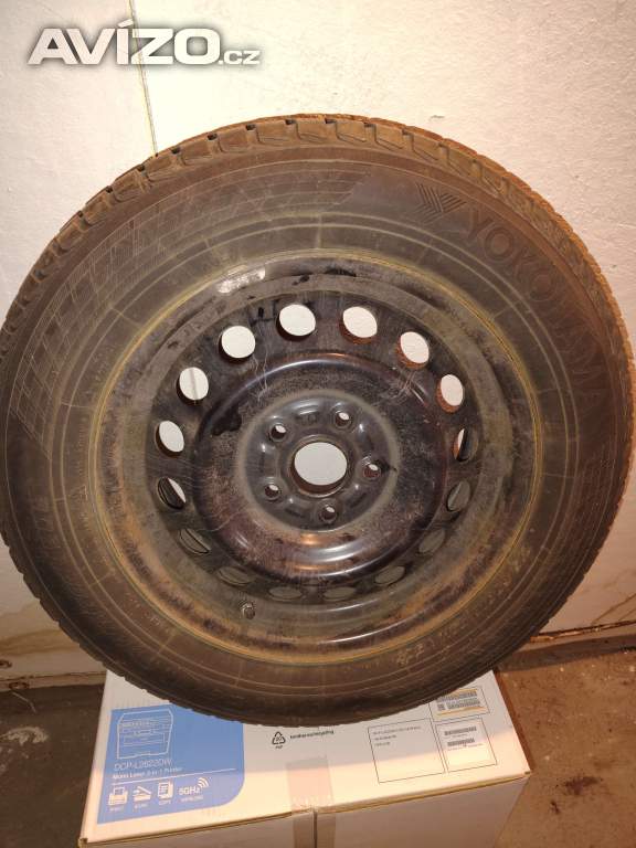 Foto inzerátu Kompletní zimní sada Suzuki S-Cross / Vitara 215/60 R16 – originál TPMS + poklice