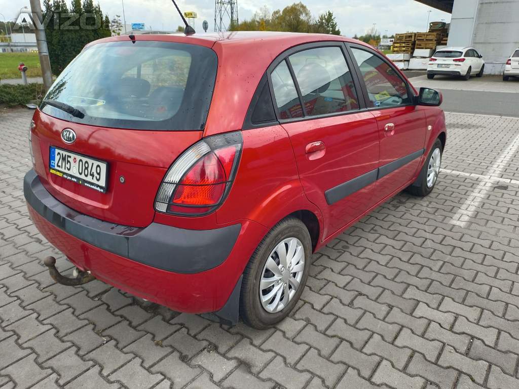 Foto inzerátu Kia Rio 1.4/71 kW, najeto pouze 112 tkm, nová STK 